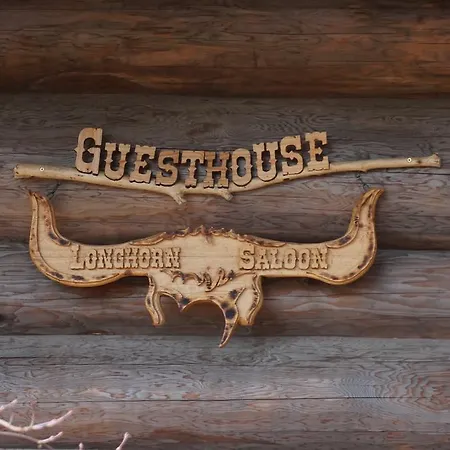 Guest house The Longhorn Saloon *