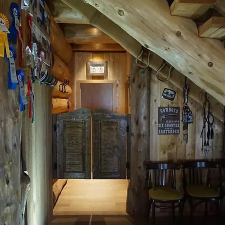 The Longhorn Saloon Guest house